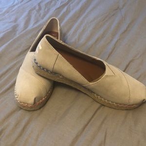 Toms birch suede slip on espadrille. Size 9 NWT